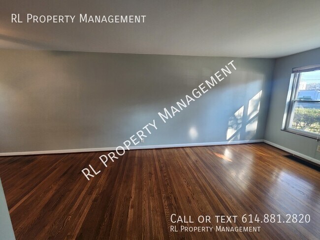 Building Photo - 2 bedroom 1 bathroom townhome in Central C...