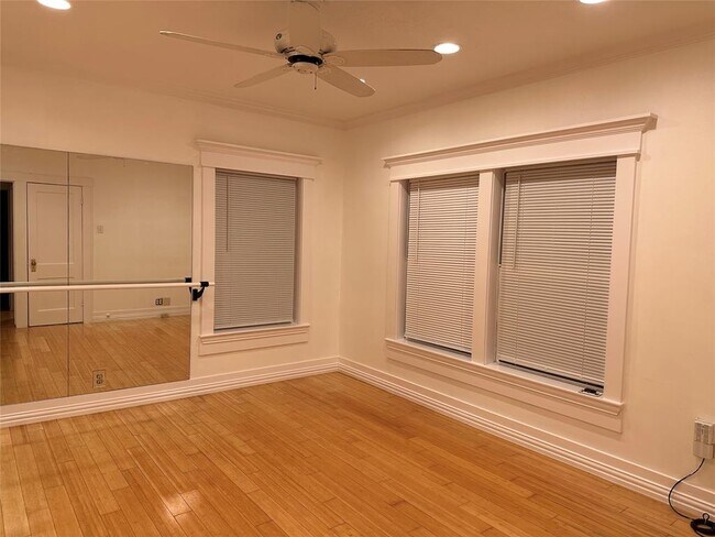 Foto del edificio - 704 E 14th St