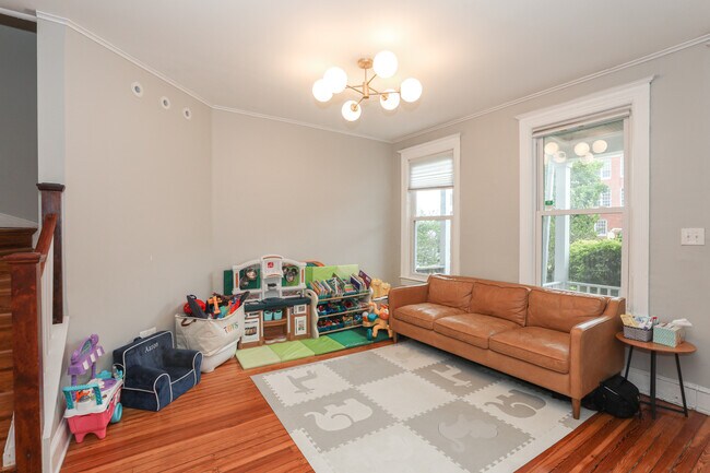 Foto del edificio - 914 Spring Rd NW
