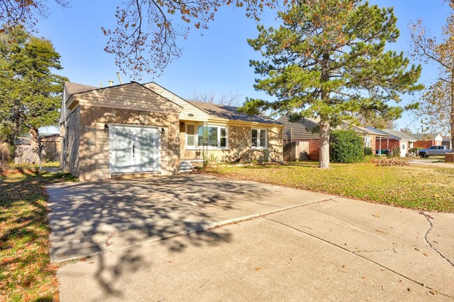 Foto del edificio - Adorable remodel at Lake Hefner