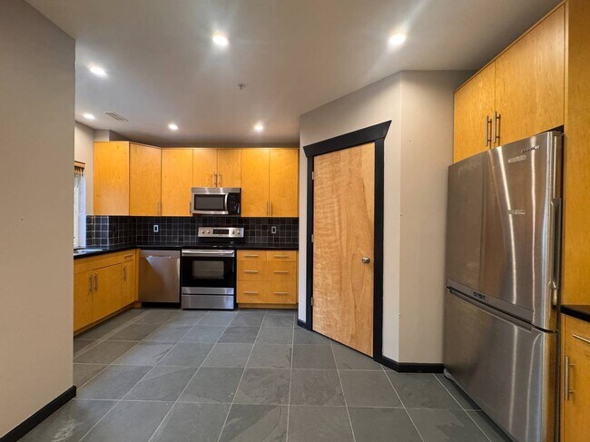 Photo du bâtiment - 22831 Foreman Dr