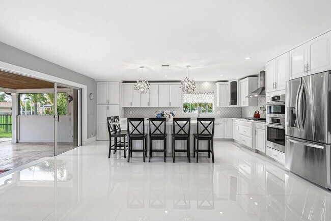 Foto del edificio - 417 N Country Club Dr