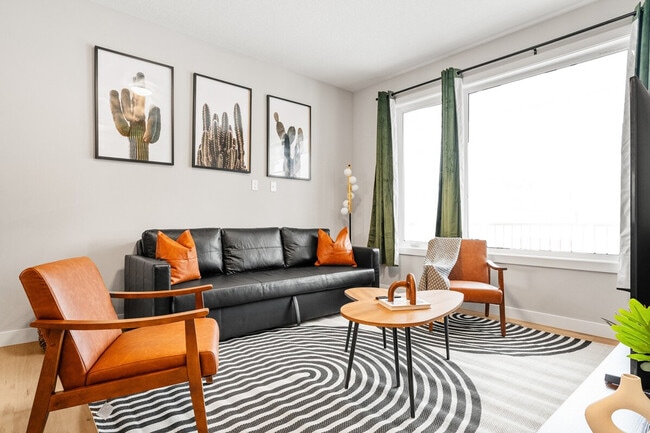 Photo du bâtiment - 315 Sora Blvd. SE