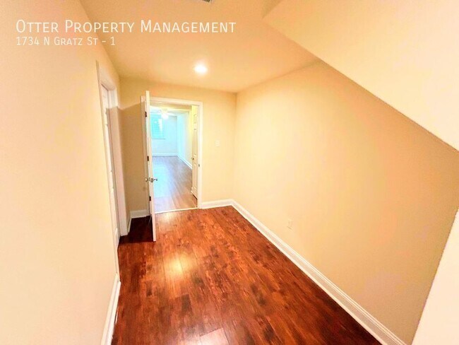 Building Photo - 3BR/2BA Lower Level Apt near Temple Univer...