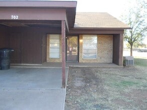Building Photo - 702 Chaparral Cir