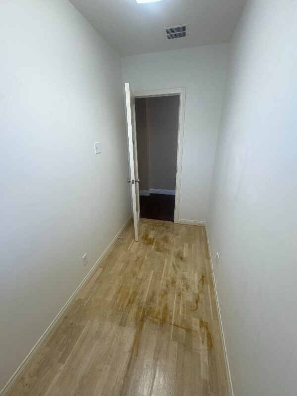 Foto del edificio - 3233 E Broadway
