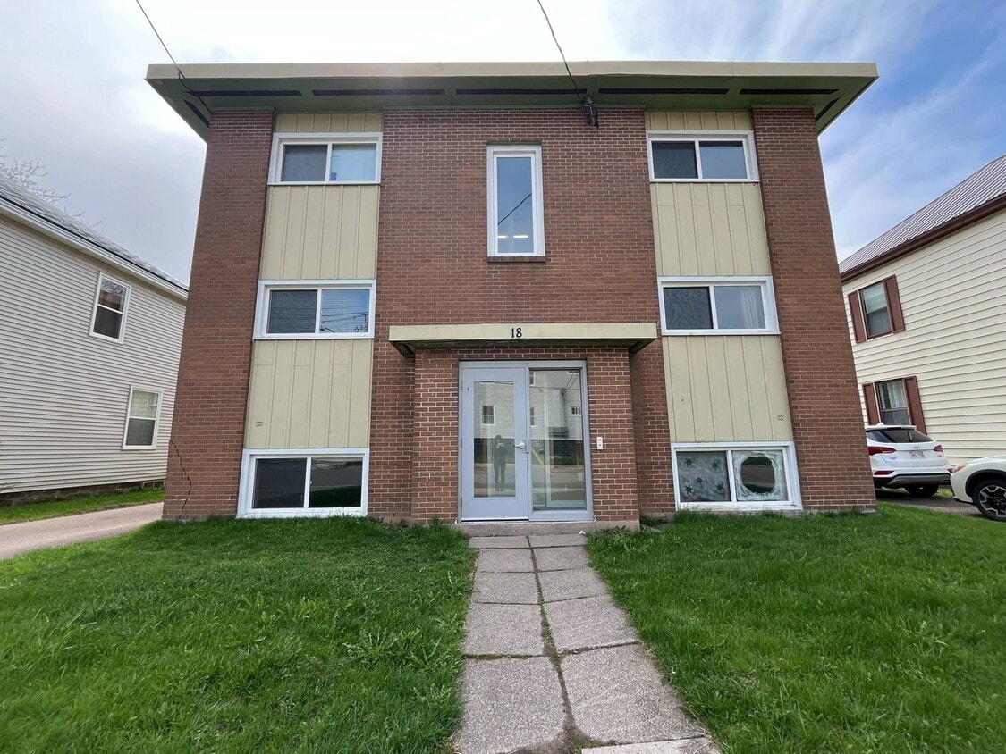 Primary Photo - 18 Prince St
