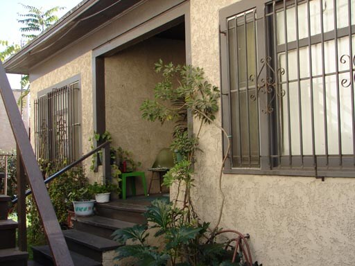 Building Photo - 214 E Vernon Ave