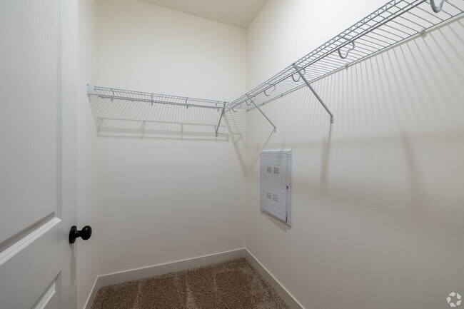 Interior Photo - 1729 Midtown