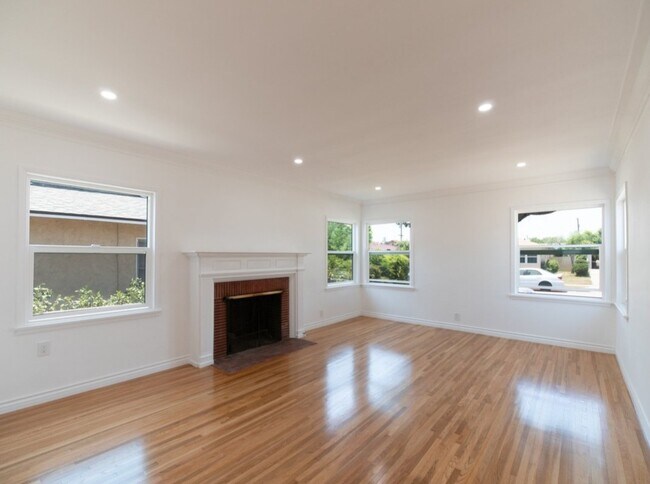 Building Photo - 796 Bilton Way