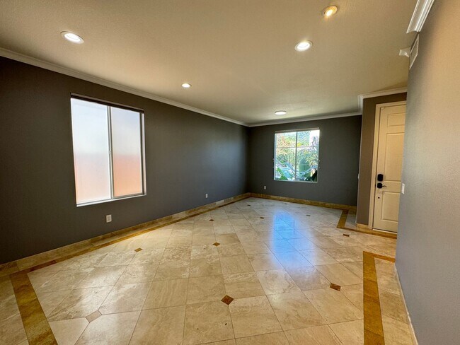 Building Photo - Beautiful 4Bd/2.5Ba Home in Aliso Viejo!