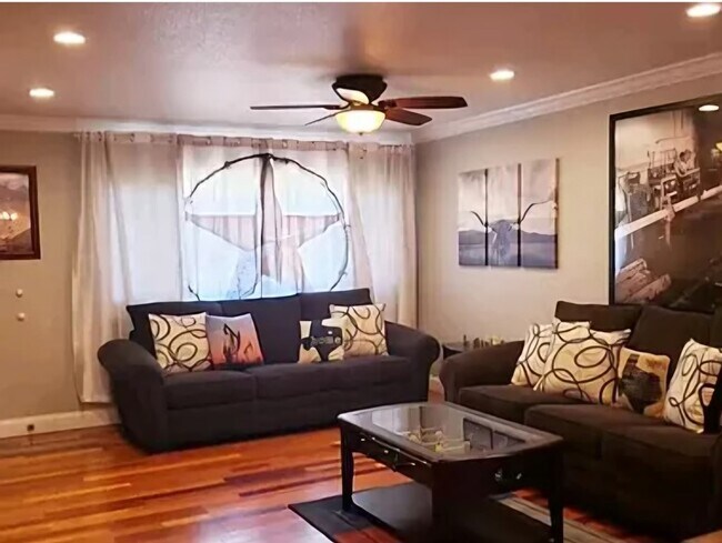 Foto del edificio - 1436 Englewood Ln