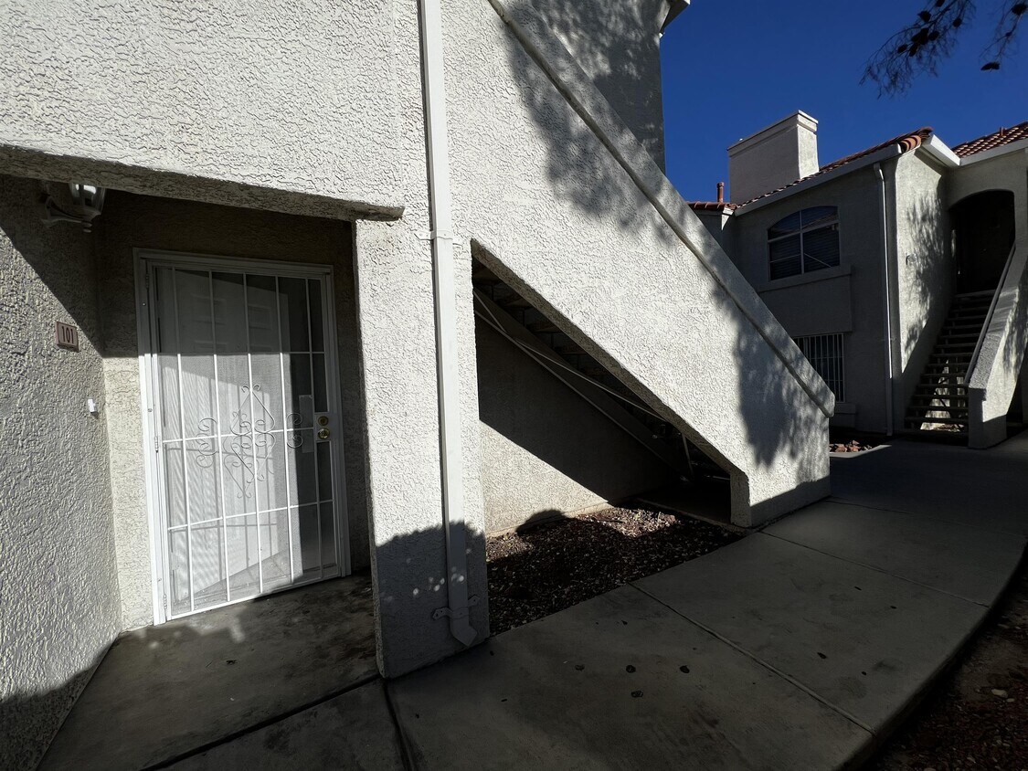 Primary Photo - 4316 W Lake Mead Blvd