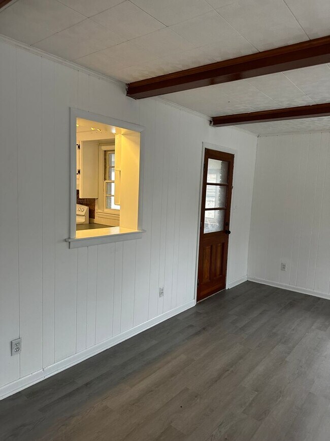 Building Photo - 3203 Old Forest Rd