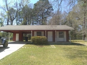 Building Photo - 10 Katherine Loop