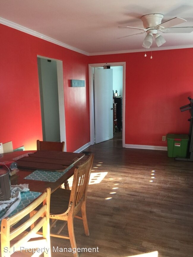 Building Photo - 3 br, 1.5 bath House - 900 W. Willow