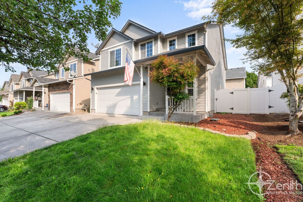 Primary Photo - HALF OFF 2ND MONTHS RENT! Fully Updated 4 ...