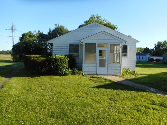 Building Photo - 6 Pleasant Grove Rd