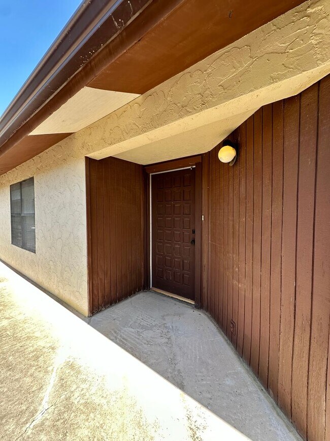 Foto del edificio - Now Available - 2 Bedroom 1.5 Bathroom Con...