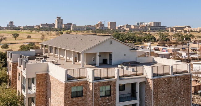 Building Photo - Thomas Park Lofts