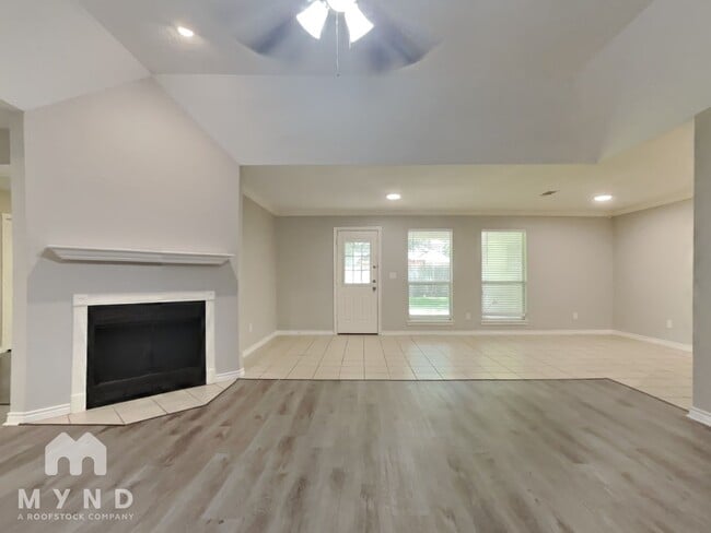 Building Photo - 1606 Briarcliff St