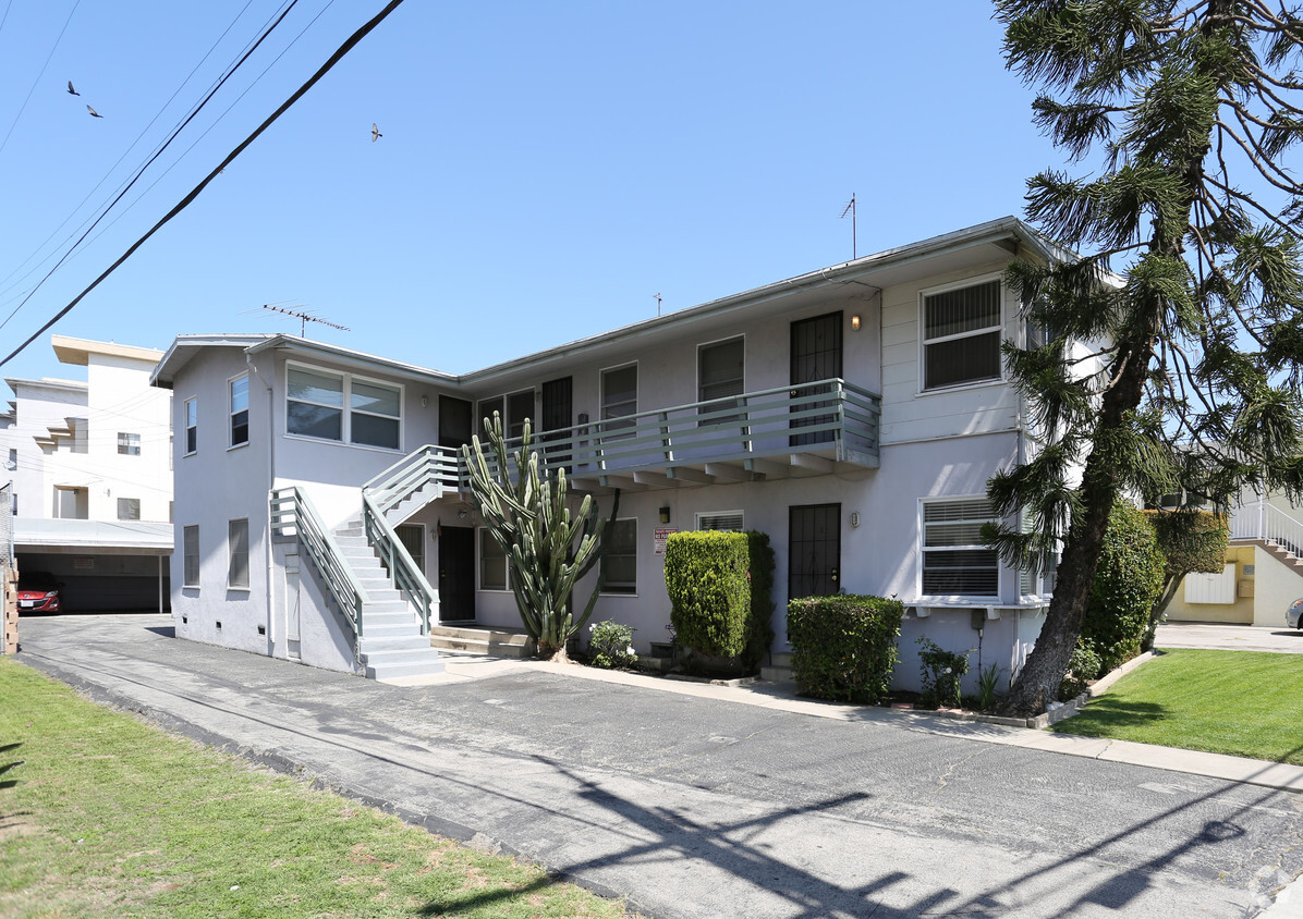 Primary Photo - 12021 Louise Ave