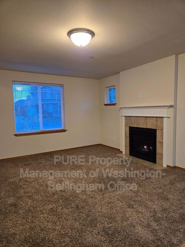 Foto del edificio - 4325 Larch Ln