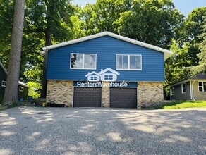 Building Photo - 5043 Shoreline Dr