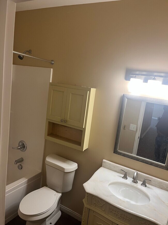 Foto del edificio - 1435 Lillian Ln