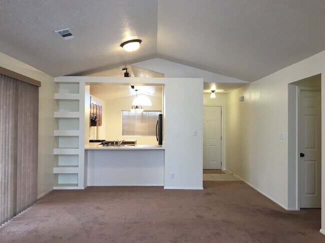 Foto del edificio - Enchanted Hills - 3BR w/AC