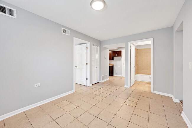 Building Photo - 3550 W 15th St