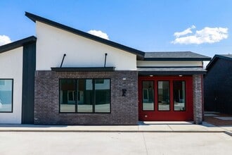 Building Photo - 406 38th St