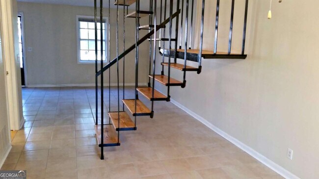 Foto del edificio - 3815 Parklane Dr