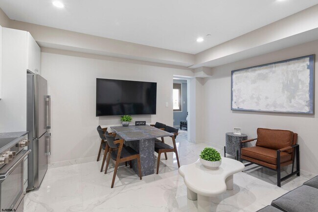 Foto del edificio - 5311 Atlantic Ave
