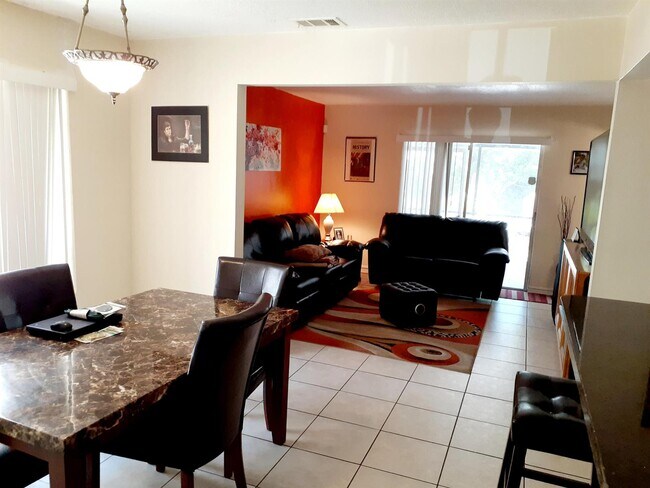 Foto del edificio - 5867 Wild Lupine Ct