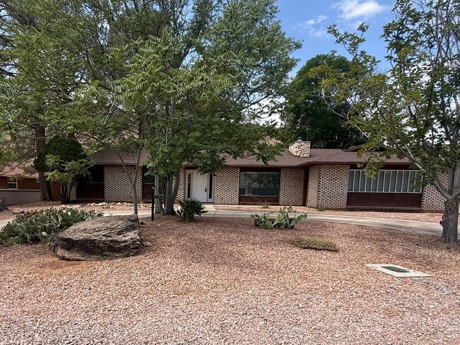 Building Photo - 2980 S Bloomington Dr W