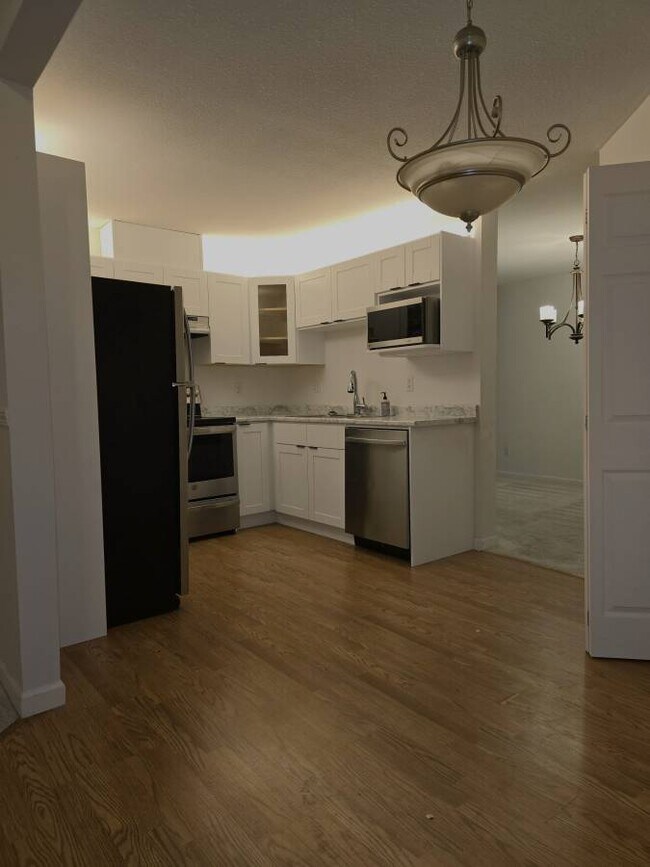 Building Photo - 22611 116 Av