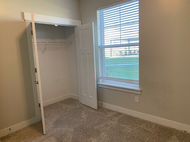 Building Photo - 582 N 360 W