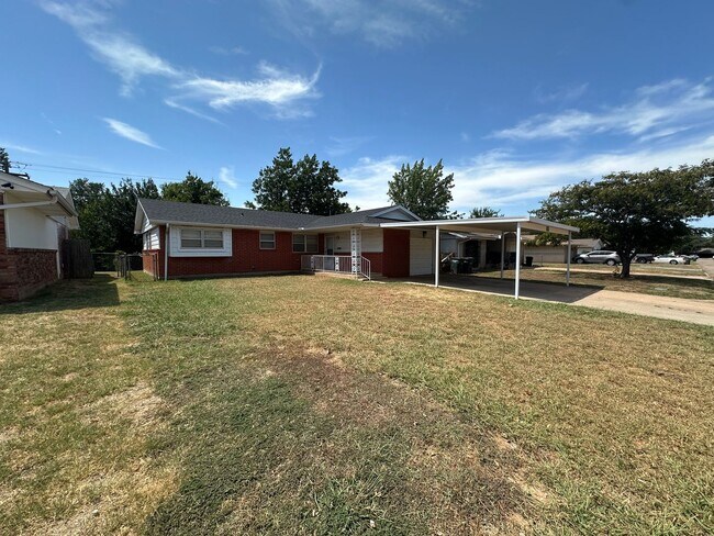 Foto del edificio - 1101 Hampton Rd