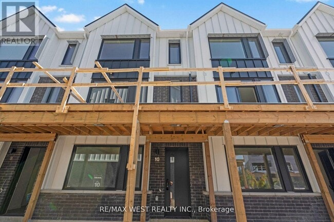 Photo du bâtiment - 10 RAINWATER LANE