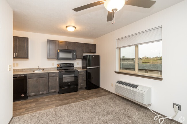 Studio - 468SF - Living Room/Kitchen - Willows Edge