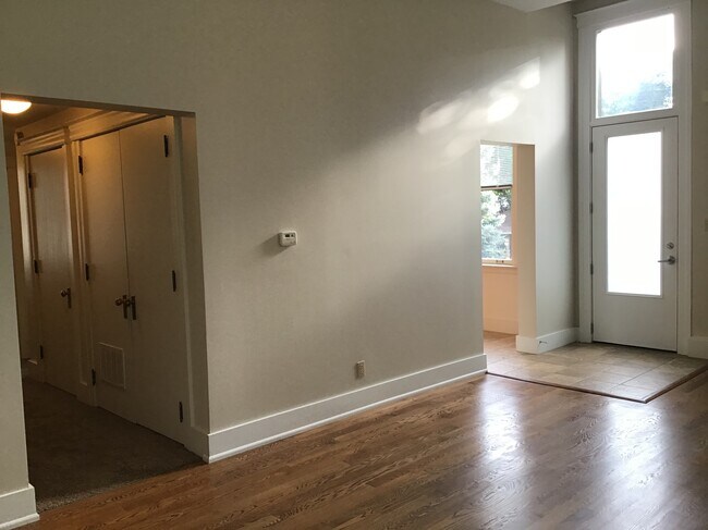Living/dining - 805 5th St