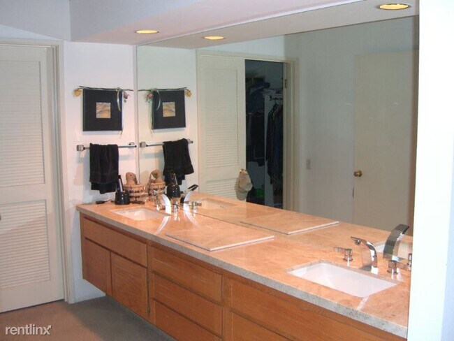 Foto del edificio - 11285 Gold Country Blvd