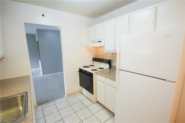 Building Photo - 20333 Detroit Rd