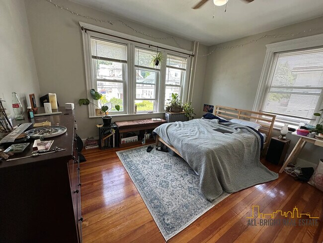 Foto del edificio - 136 Brooks St