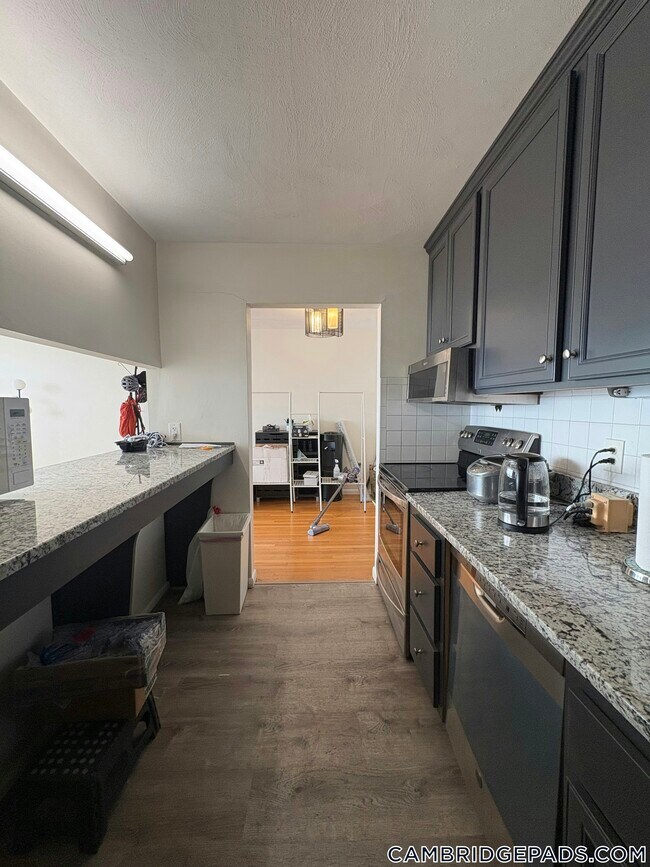 Foto del edificio - 1643 Cambridge St