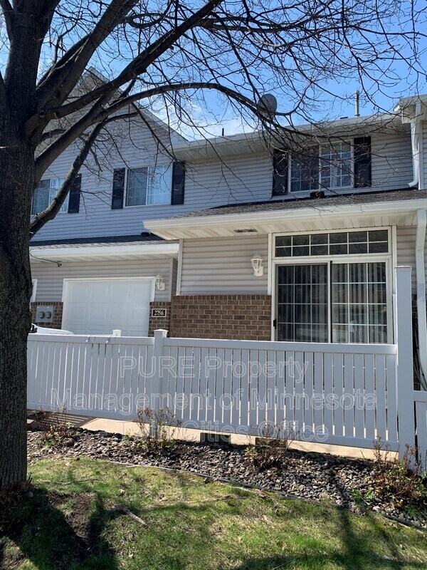 Building Photo - 2756 Mallard Dr