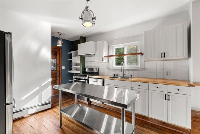 Building Photo - 23 Brayton Rd