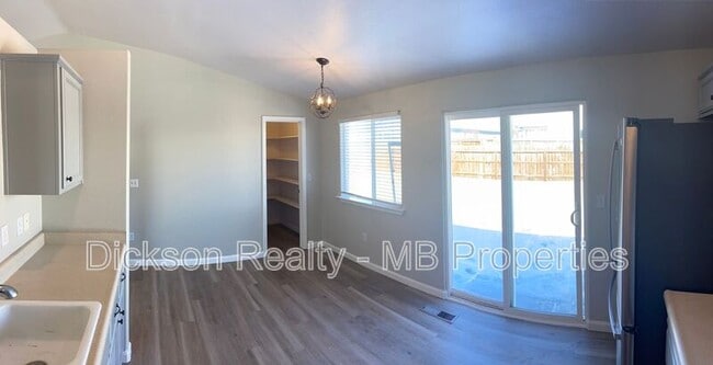 Foto del edificio - 162 Prairie Ln
