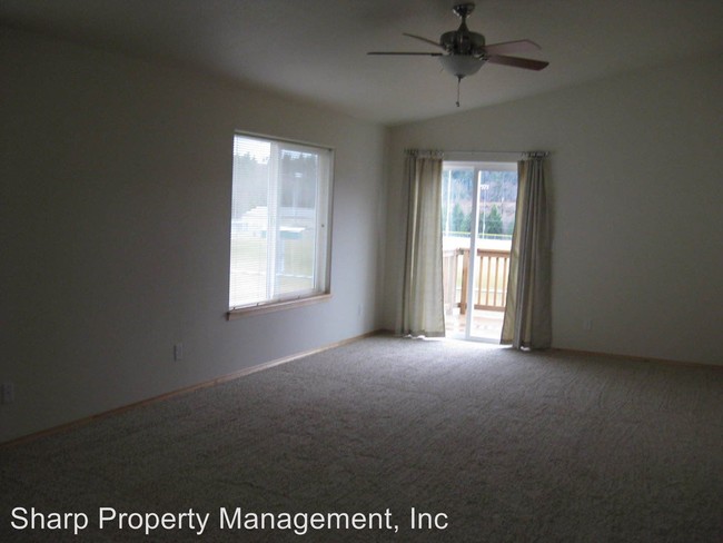 Building Photo - 3 br, 2 bath House - 80 Hill Drive